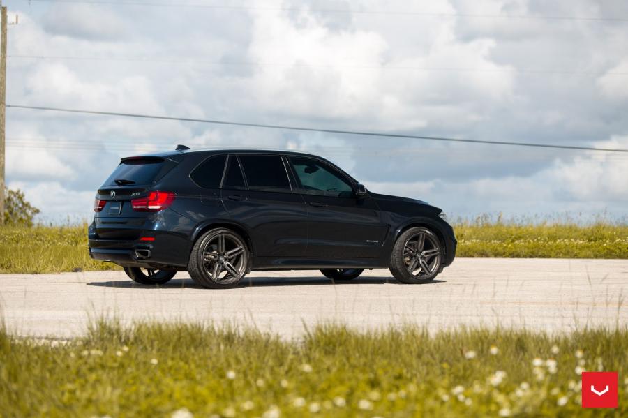  BMW X5 xDrive35i on Vossen Wheels (HF-1) 2018 года  (фото 4 из 36)